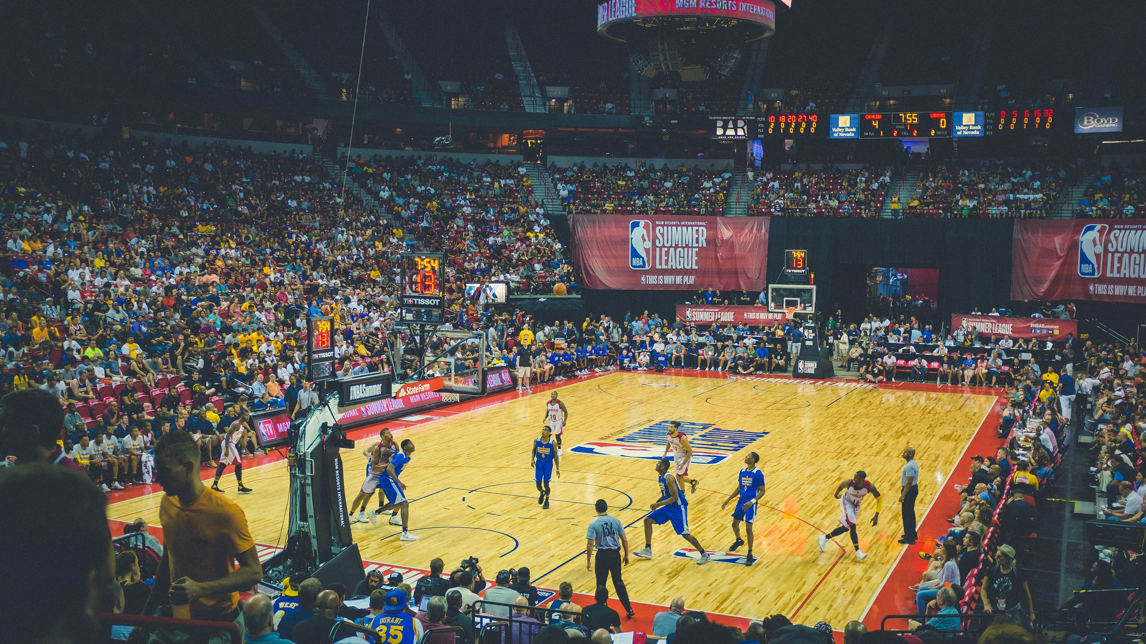 体育新闻中心推动体育新媒体内容多平台融合发展，体育新媒体有哪些